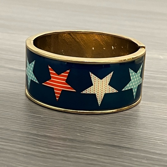 Vintage Silver Hinged Bangle Bracelet with Patriotic Star, American Flag Design - Picture 2 of 7